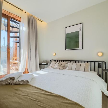 Oasis Suites Downtown Barcelona Exterior photo